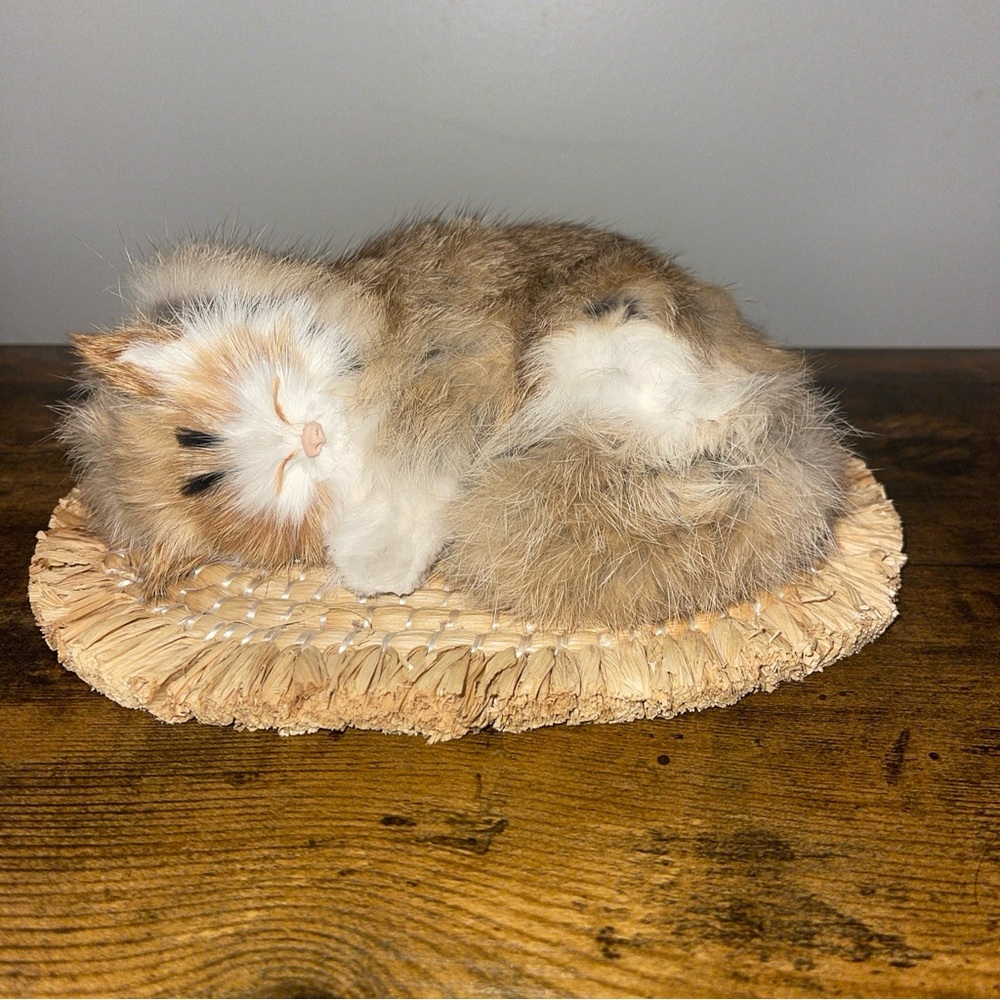 Vintage Persian Cat Figure Real Rabbit Fur Sleeping Kitten Realistic Rug Decor